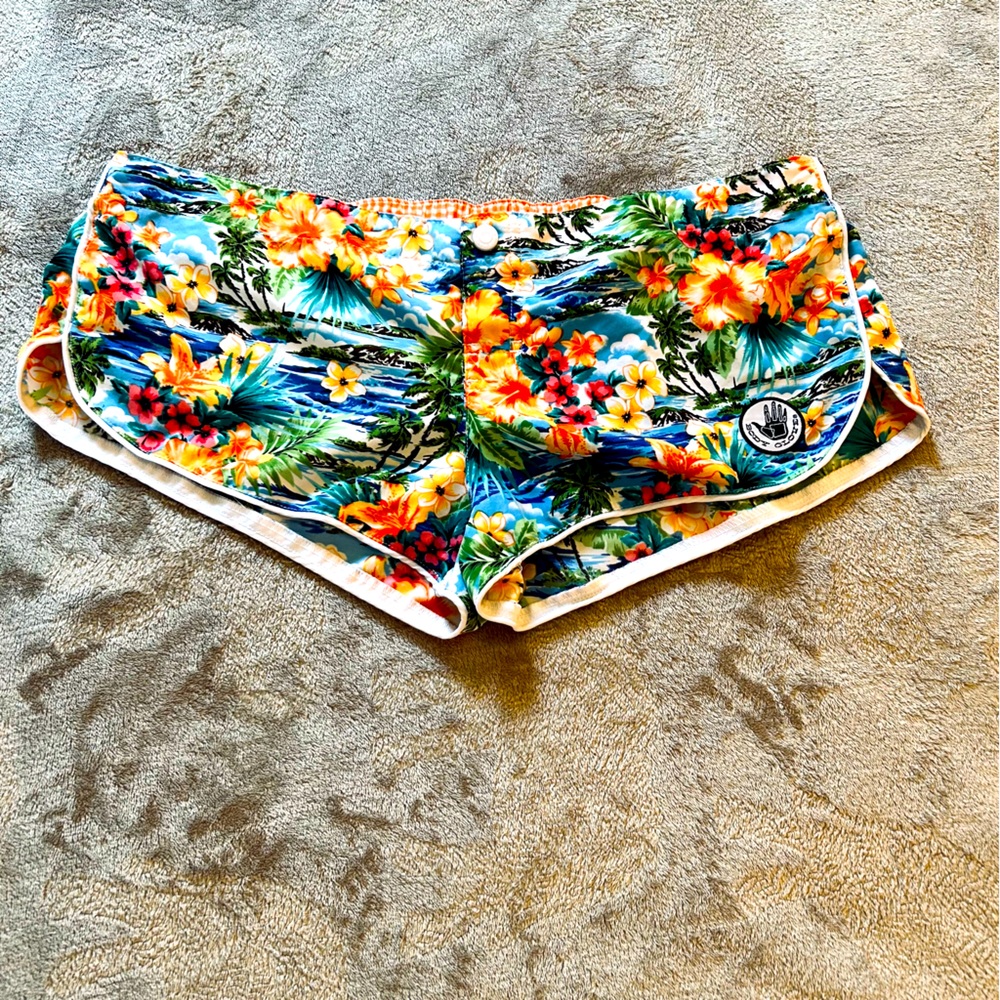 Body Glove tropical flower shorts zipper back pocket Size XL